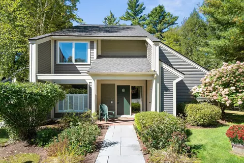 327 Topnotch Dr #B, Stowe, VT 05672