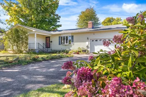 50 Lakewood Pkwy, Burlington, VT 05408