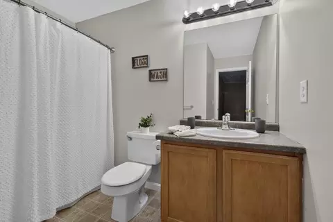 Bath - 1465 Hooksett Rd #1017, Hooksett, NH 03106 photo 5 of 5