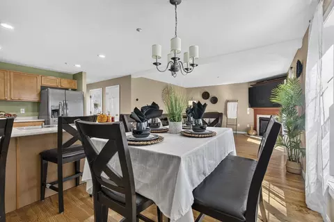 Dining - 1465 Hooksett Rd #1017, Hooksett, NH 03106 photo 1 of 3