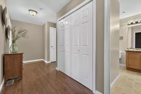 Entry Way - 1465 Hooksett Rd #1017, Hooksett, NH 03106 photo 7 of 8