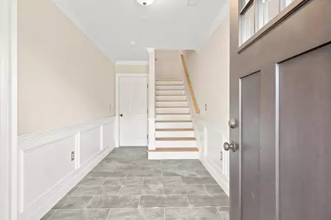 Entry Way - 46 Acadia Ln UNIT 58, Exeter, NH 03833 photo 4 of 5