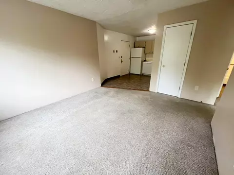 35 Log St #1A, Manchester, NH 03102