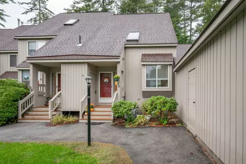 22 Suffolk Ct, Bedford, NH 03110