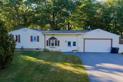 800 Porters Point Rd, Colchester, VT 05446