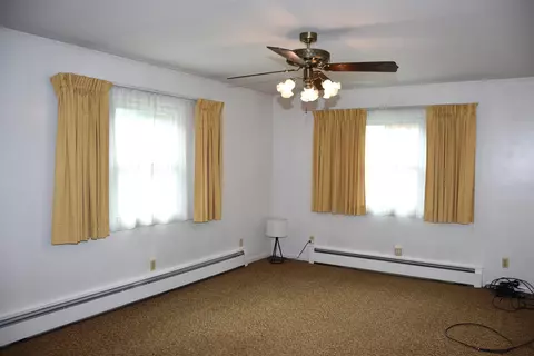 Living - 177 Websterville Rd, Barre, VT 05641 photo 2 of 3