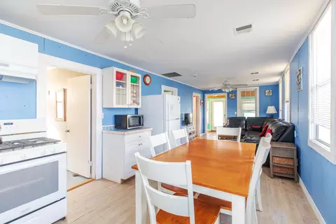 Dining - 15 Perkins Ave, Hampton, NH 03842 photo 1 of 2
