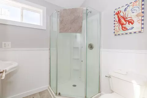 Bath - 15 Perkins Ave, Hampton, NH 03842 photo 1 of 2