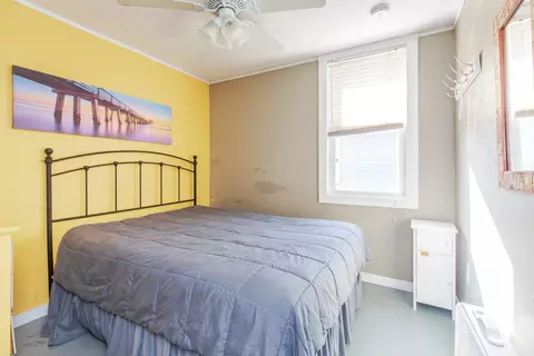 Bedroom - 15 Perkins Ave, Hampton, NH 03842 photo 3 of 4