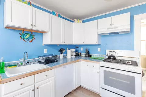 Kitchen - 15 Perkins Ave, Hampton, NH 03842 photo 2 of 2