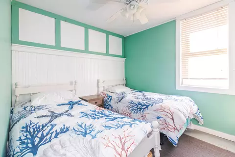 Bedroom - 15 Perkins Ave, Hampton, NH 03842 photo 2 of 4