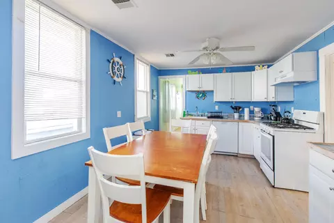 Kitchen - 15 Perkins Ave, Hampton, NH 03842 photo 1 of 2