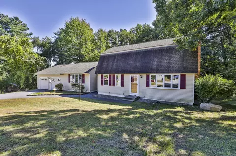 16 Blueberry Ln, Nashua, NH 03062