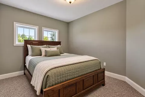 Bedroom - 95 Hooksett Rd, Auburn, NH 03032 photo 7 of 7