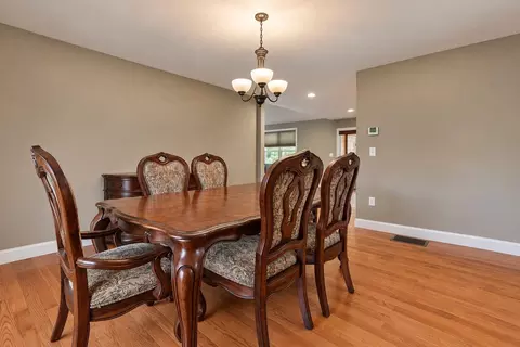 Dining - 95 Hooksett Rd, Auburn, NH 03032 photo 3 of 5