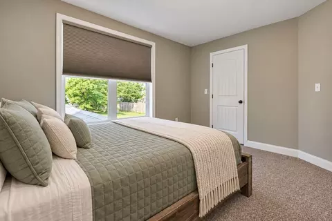 Bedroom - 95 Hooksett Rd, Auburn, NH 03032 photo 3 of 7