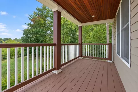 Exterior - 95 Hooksett Rd, Auburn, NH 03032 photo 7 of 8