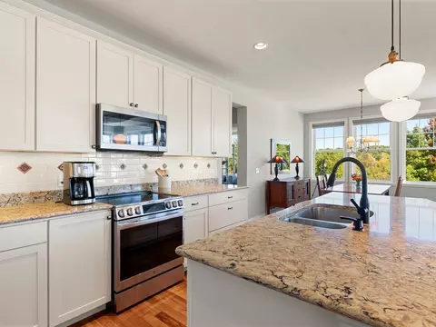 Kitchen - 70 Dunmore Ln, Williston, VT 05495 photo 2 of 4