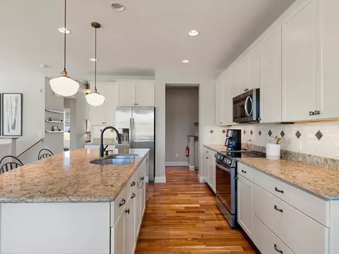 Kitchen - 70 Dunmore Ln, Williston, VT 05495 photo 4 of 4