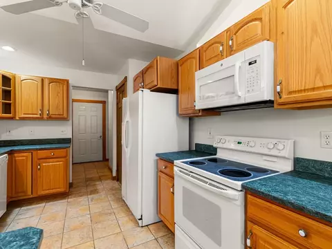 Kitchen - 398 Bittersweet Cir, Williston, VT 05495 photo 3 of 4