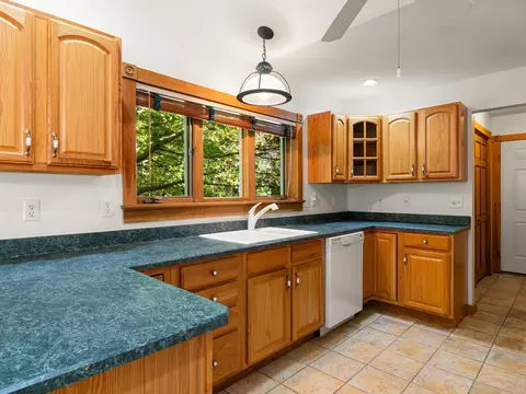 Kitchen - 398 Bittersweet Cir, Williston, VT 05495 photo 2 of 4
