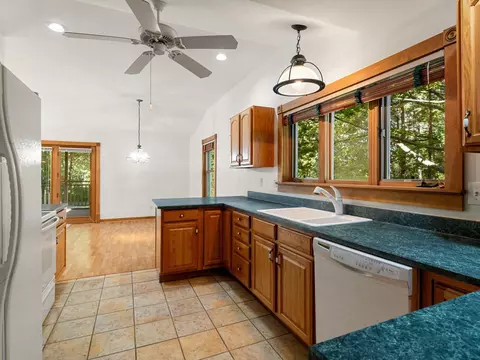 Kitchen - 398 Bittersweet Cir, Williston, VT 05495 photo 4 of 4