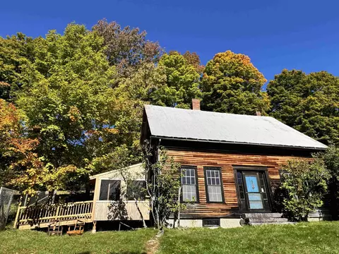 19 Carrie Thurston Rd, Topsham, VT 05076