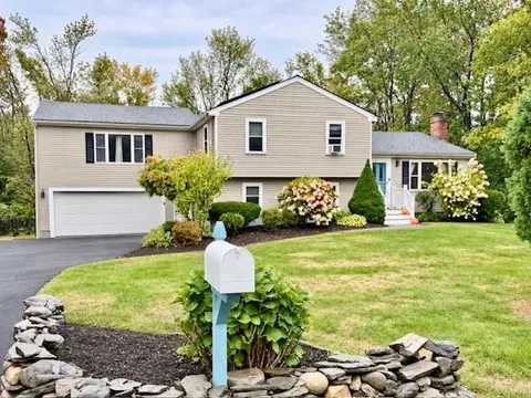 45 Tide Mill Rd, Hampton, NH 03842