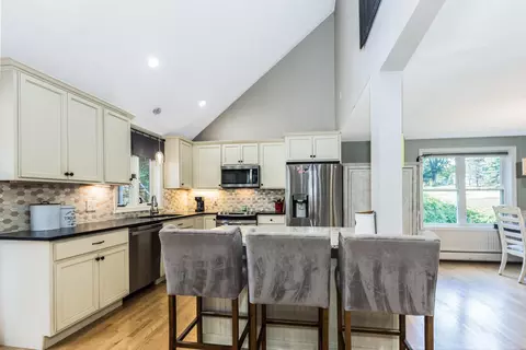 Kitchen - 2 Barnes Dr, Stratham, NH 03885 photo 4 of 4