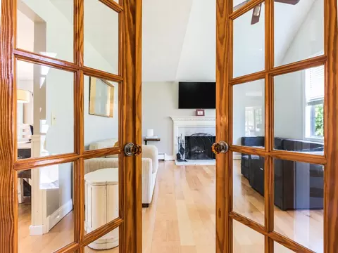 Entry Way - 2 Barnes Dr, Stratham, NH 03885 photo 3 of 3