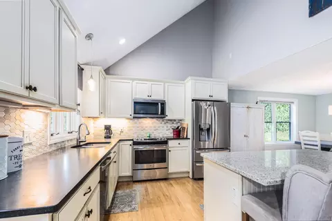 Kitchen - 2 Barnes Dr, Stratham, NH 03885 photo 3 of 4