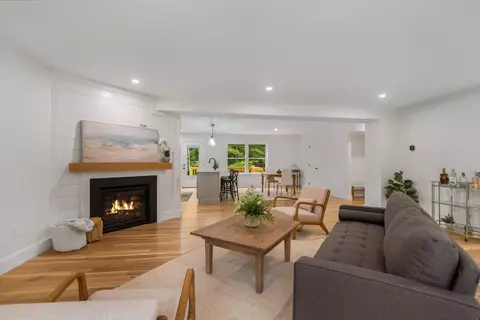 Living - 102 Jenness Rd #C, Epping, NH 03042 photo 3 of 4