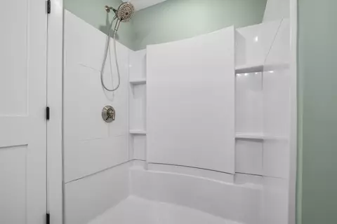 Bath - 102 Jenness Roa Rd #D, Epping, NH 03042 photo 3 of 4