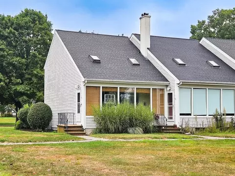 4 Greenfield Dr #A, Dover, NH 03820