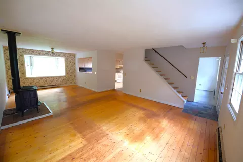 Living - 228 Yantz Hill Rd, Williston, VT 05495 photo 1 of 4