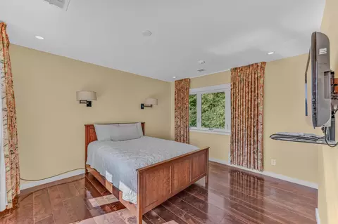 Bedroom - 209 Ledgewood Dr, Bethlehem, NH 03574 photo 9 of 11