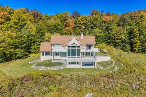 Exterior - 209 Ledgewood Dr, Bethlehem, NH 03574 photo 1 of 11