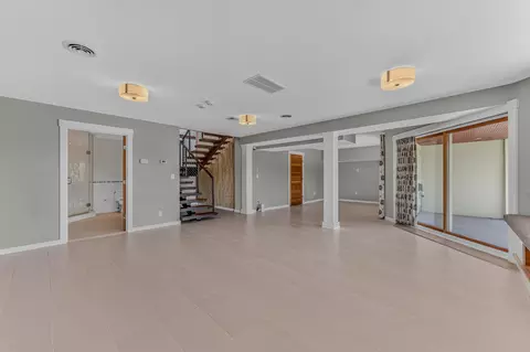 Living - 209 Ledgewood Dr, Bethlehem, NH 03574 photo 8 of 8
