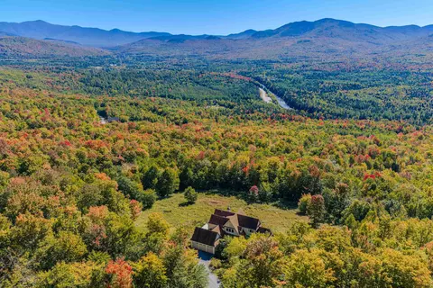 209 Ledgewood Dr, Bethlehem, NH 03574