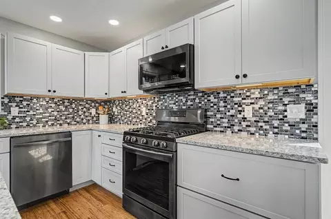 Kitchen - 20 Beaumont Dr, Dover, NH 03820 photo 2 of 4