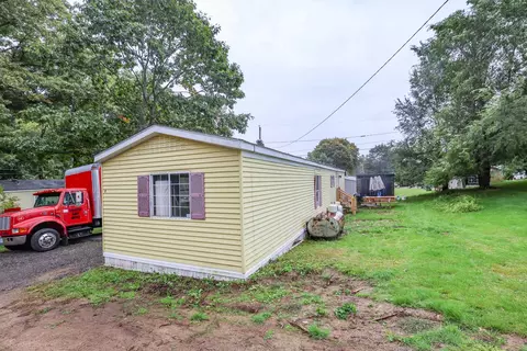 8 First St, Mont Vernon, NH 03057