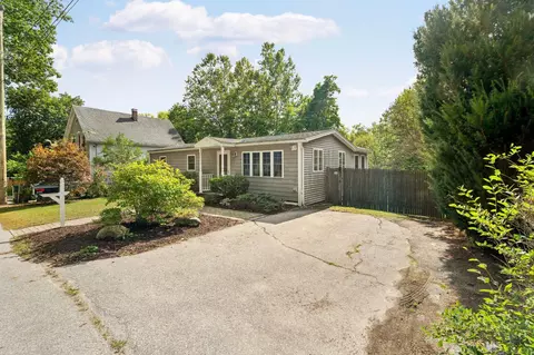 650 Douglas Ext St, Manchester, NH 03102