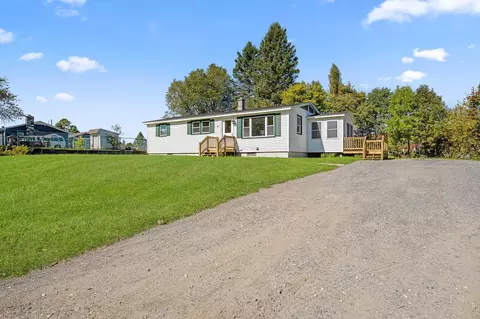 33 Couture St, Colebrook, NH 03576