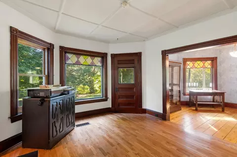 Living - 17 Maplewood Ave, Milton, VT 05468 photo 1 of 2