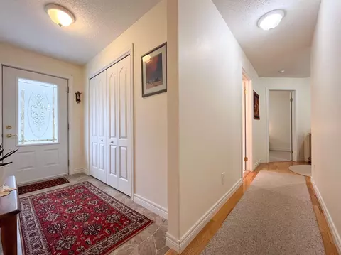 Entry Way - 135 Lewis Hill Rd, Bethlehem, NH 03574 photo 2 of 4