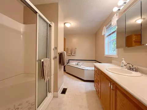 Bath - 135 Lewis Hill Rd, Bethlehem, NH 03574 photo 1 of 4