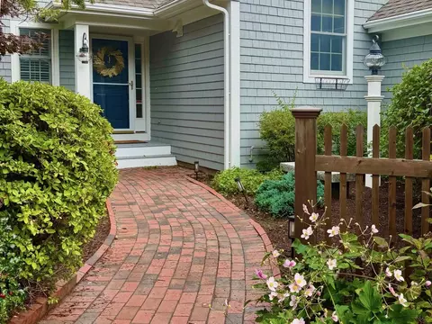 50 N Gate Rd, New Castle, NH 03854