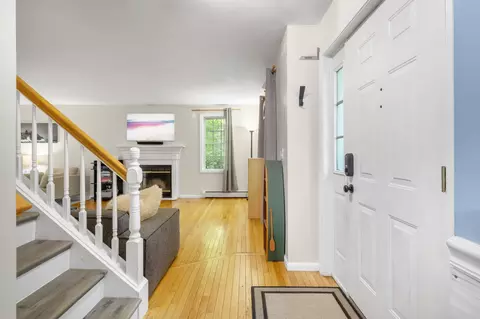 Entry Way - 35 Old Lee Rd, Newfields, NH 03856 photo 2 of 7