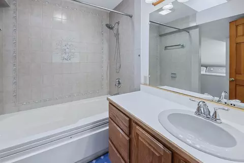 Bath - 2 Buskey Cir, Hanover, NH 03755 photo 1 of 1