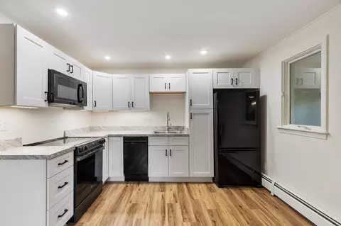 Kitchen - 10 Pine Rd, North Hampton, NH 03862 photo 6 of 8